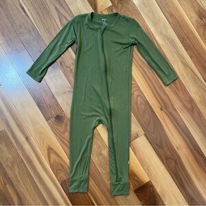 Kyte Baby zippered romper olive 4T